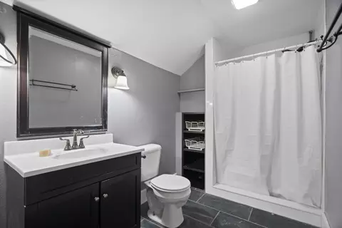 Bath - 332 Walnut St, Springfield, TN 37172 photo 3 of 4