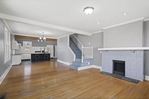 Living - 332 Walnut St, Springfield, TN 37172 photo 4 of 4