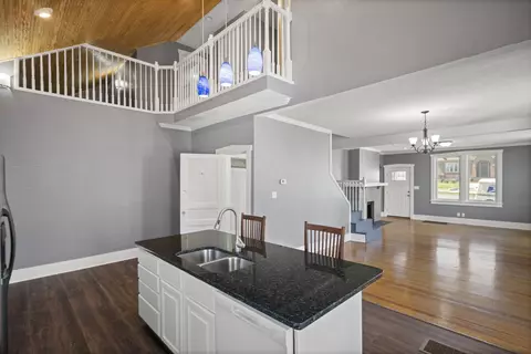 Entry Way - 332 Walnut St, Springfield, TN 37172 photo 1 of 2