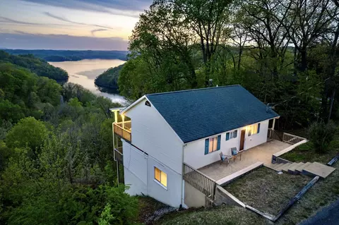 258 Captains Point Rd, Silver Point, TN 38582