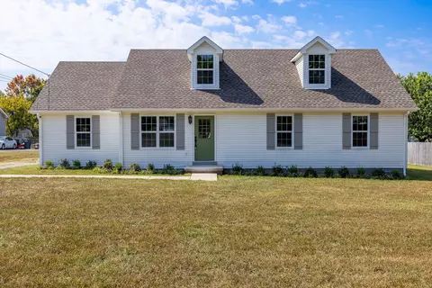 7622 Greenway Dr, Murfreesboro, TN 37130