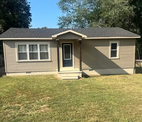245 Clover St, Bruceton, TN 38317