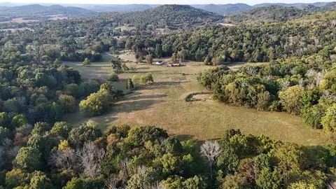 190 Johnson Ln, Hartsville, TN 37074