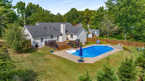 2805 Washington Ct, Thompsons Station, TN 37179