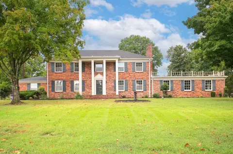 400 Louviers Ln, Old Hickory, TN 37138