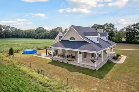 Exterior - 1151 Ball Park Rd, Morrison, TN 37357 photo 5 of 11