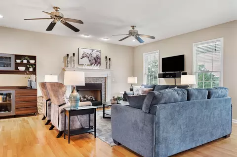 Living - 1151 Ball Park Rd, Morrison, TN 37357 photo 4 of 5