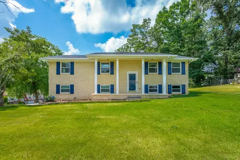 8429 Cross Timbers Cir, Hixson, TN 37343