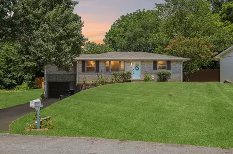 5004 Whispering Hills Ct, Nashville, TN 37211
