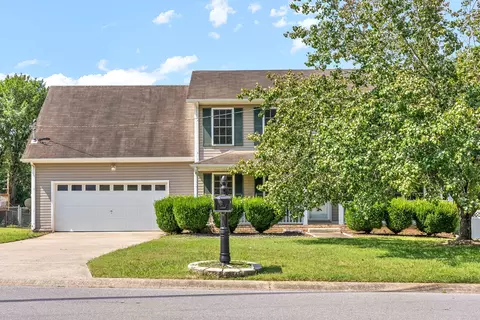 1010 Hedge Apple Dr, Clarksville, TN 37040