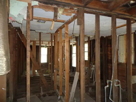 Entry Way - 202 E Duffle St, Waverly, TN 37185 photo 3 of 3