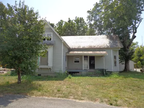 202 E Duffle St, Waverly, TN 37185