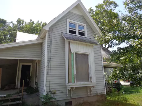 Exterior - 202 E Duffle St, Waverly, TN 37185 photo 5 of 7