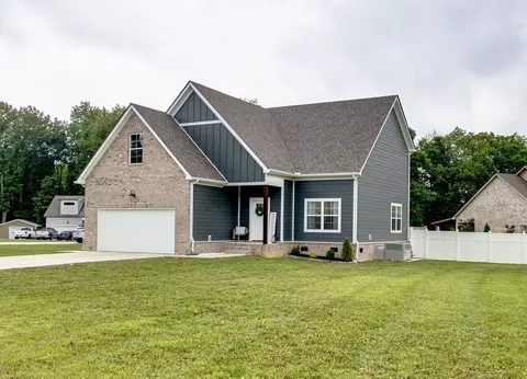 110 Stone Haven Dr, Smithville, TN 37166