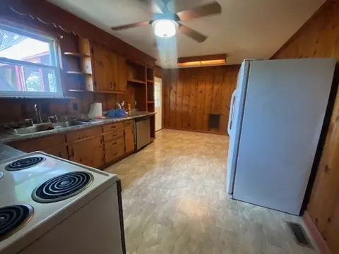 Kitchen - 2611 Skyview Dr, Springfield, TN 37172 photo 2 of 2