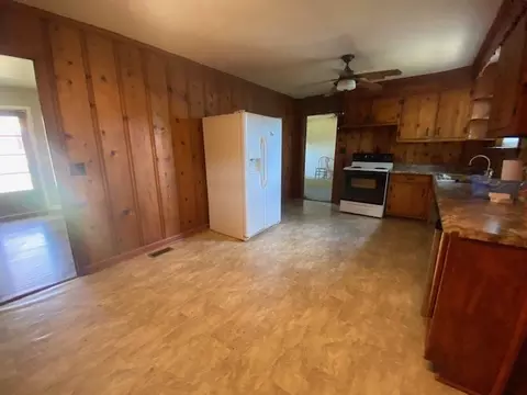 Kitchen - 2611 Skyview Dr, Springfield, TN 37172 photo 1 of 2