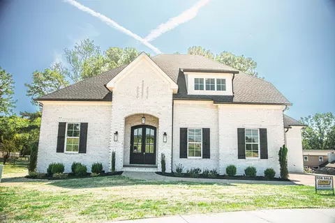 102 Kirkwall Ct, Hendersonville, TN 37075