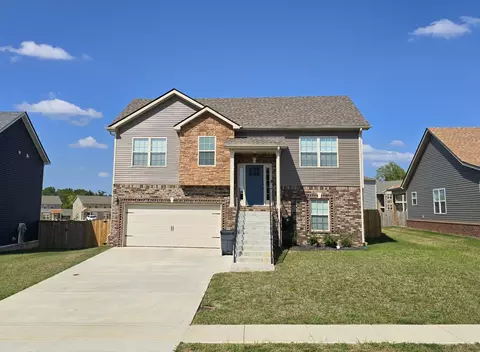 1933 Sydney Louise Dr, Clarksville, TN 37042