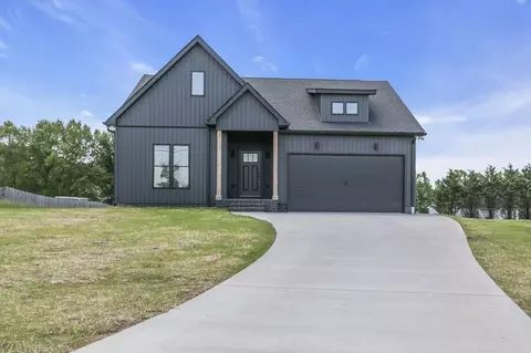 24 Harding Rd, Lawrenceburg, TN 38464