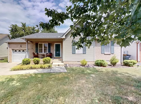 2517 Park Green Ln, Old Hickory, TN 37138