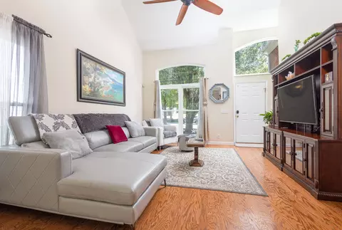 Living - 229 Bateman Ave, Franklin, TN 37067 photo 1 of 3