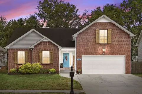2537 Centerstone Cir, Clarksville, TN 37040