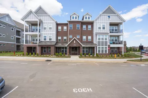2000 Shadow Green Dr #103, Franklin, TN 37064