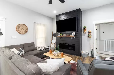 Living - 983 Smith Pl, Cunningham, TN 37052 photo 1 of 1