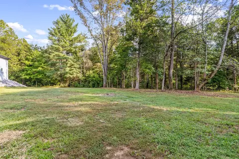 Exterior - 983 Smith Pl, Cunningham, TN 37052 photo 6 of 11