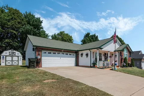 1372 Harrington Dr, Gallatin, TN 37066