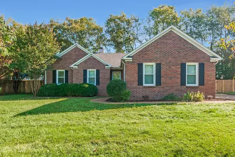 304 Longstreet Dr, Columbia, TN 38401