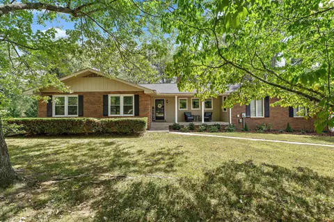 207 Hickory Hill Dr, Cottontown, TN 37048