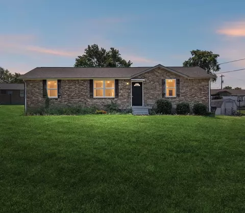 106 Creekside Ct, Gallatin, TN 37066