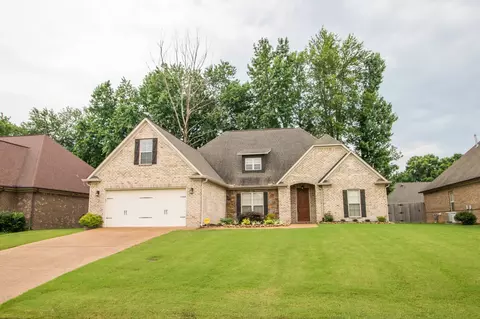 44 Brookwood Dr, Jackson, TN 38305