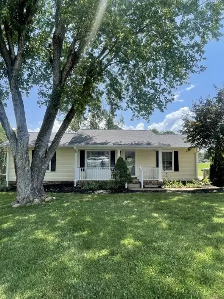 715 Earl Dr, Lawrenceburg, TN 38464