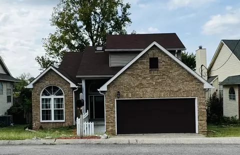 215 Cherry Hill Dr, Hendersonville, TN 37075