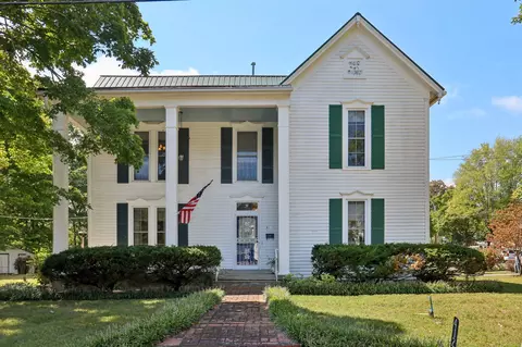 412 W Walnut St, Dickson, TN 37055