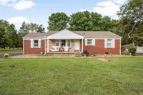 1635 Edgewood Dr, Lebanon, TN 37087