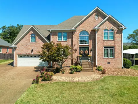 123 Pembroke Dr, Hendersonville, TN 37075