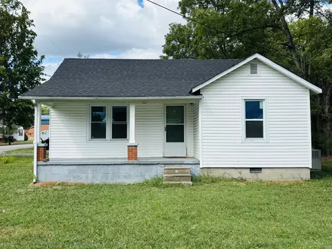 306 Center Dr, Lafayette, TN 37083