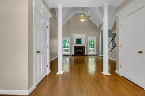 Entry Way - 1115 Ithaca St, Murfreesboro, TN 37130 photo 4 of 7