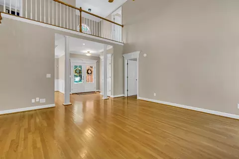 Living - 1115 Ithaca St, Murfreesboro, TN 37130 photo 4 of 4