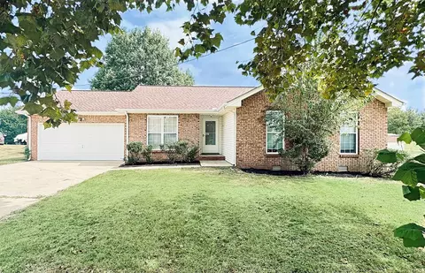 3695 Aisle St, Clarksville, TN 37040