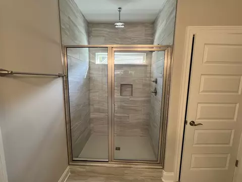Bath - 416 Ruby Oaks Ln, Murfreesboro, TN 37128 photo 2 of 2