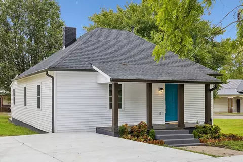 1409 S High St, Columbia, TN 38401