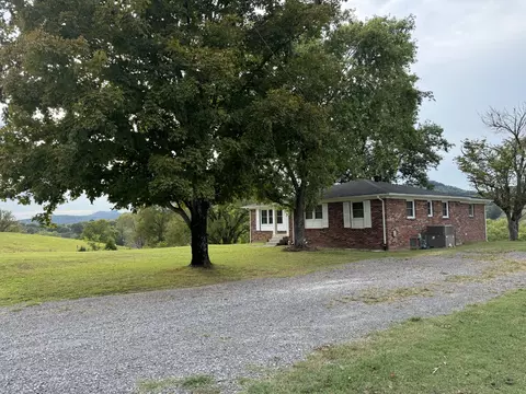1 Iris Dr, Hickman, TN 38567