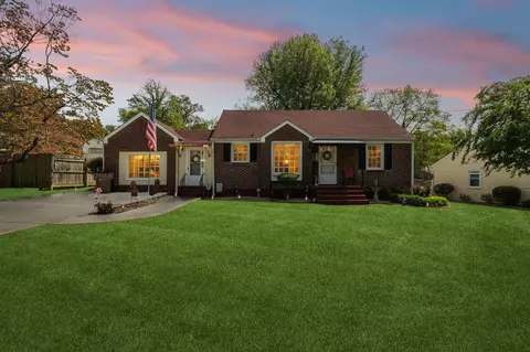 1216 Saturn Dr, Nashville, TN 37217