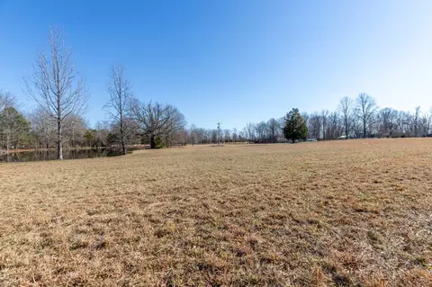 Exterior - 900 Capps Rd, Mcewen, TN 37101 photo 13 of 14