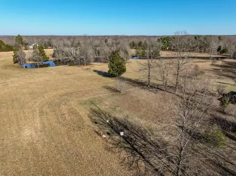 View/Area - 900 Capps Rd, Mcewen, TN 37101 photo 1 of 15