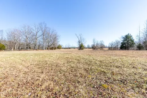 Exterior - 900 Capps Rd, Mcewen, TN 37101 photo 8 of 14